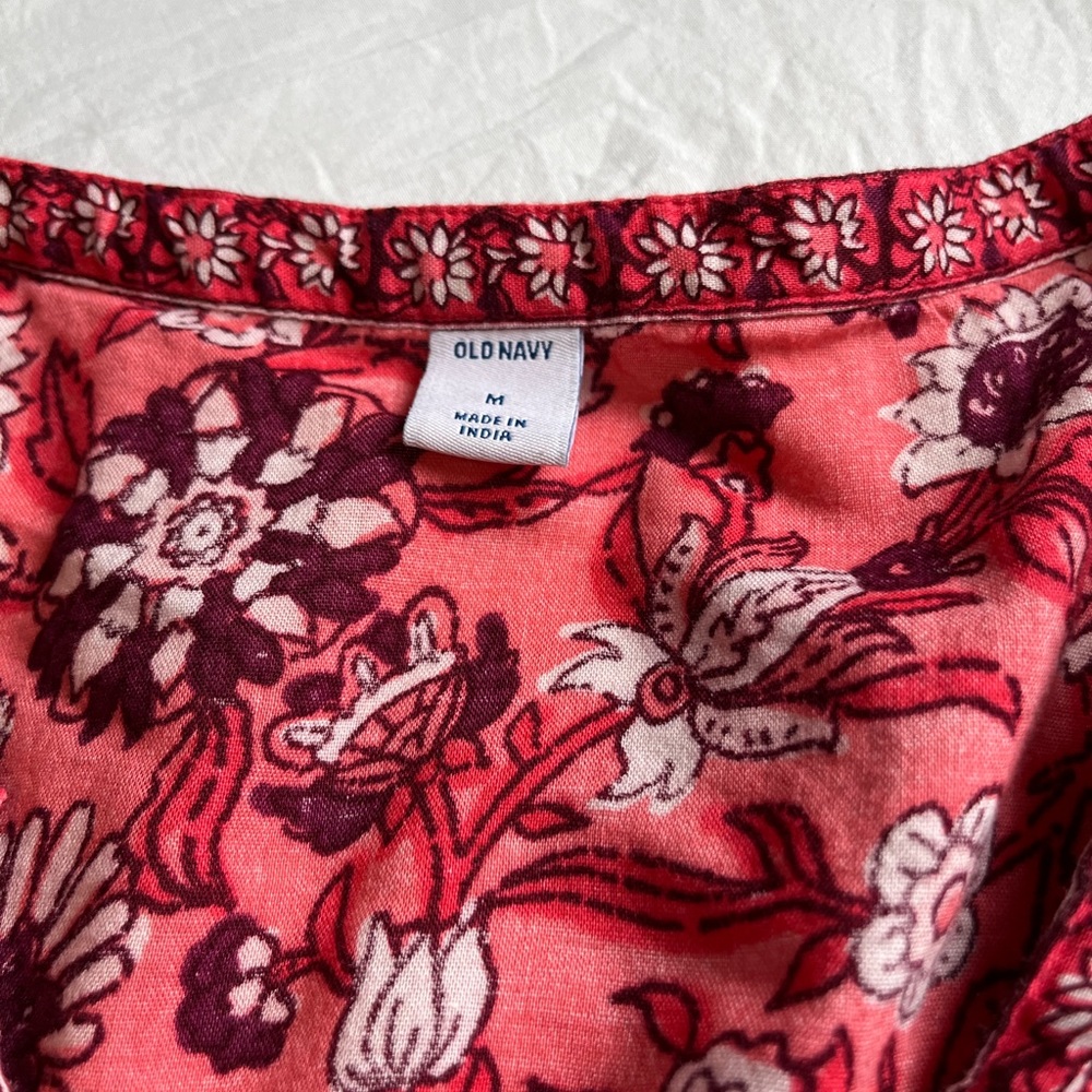 Old Navy flowy blouse - Picture 2 of 2